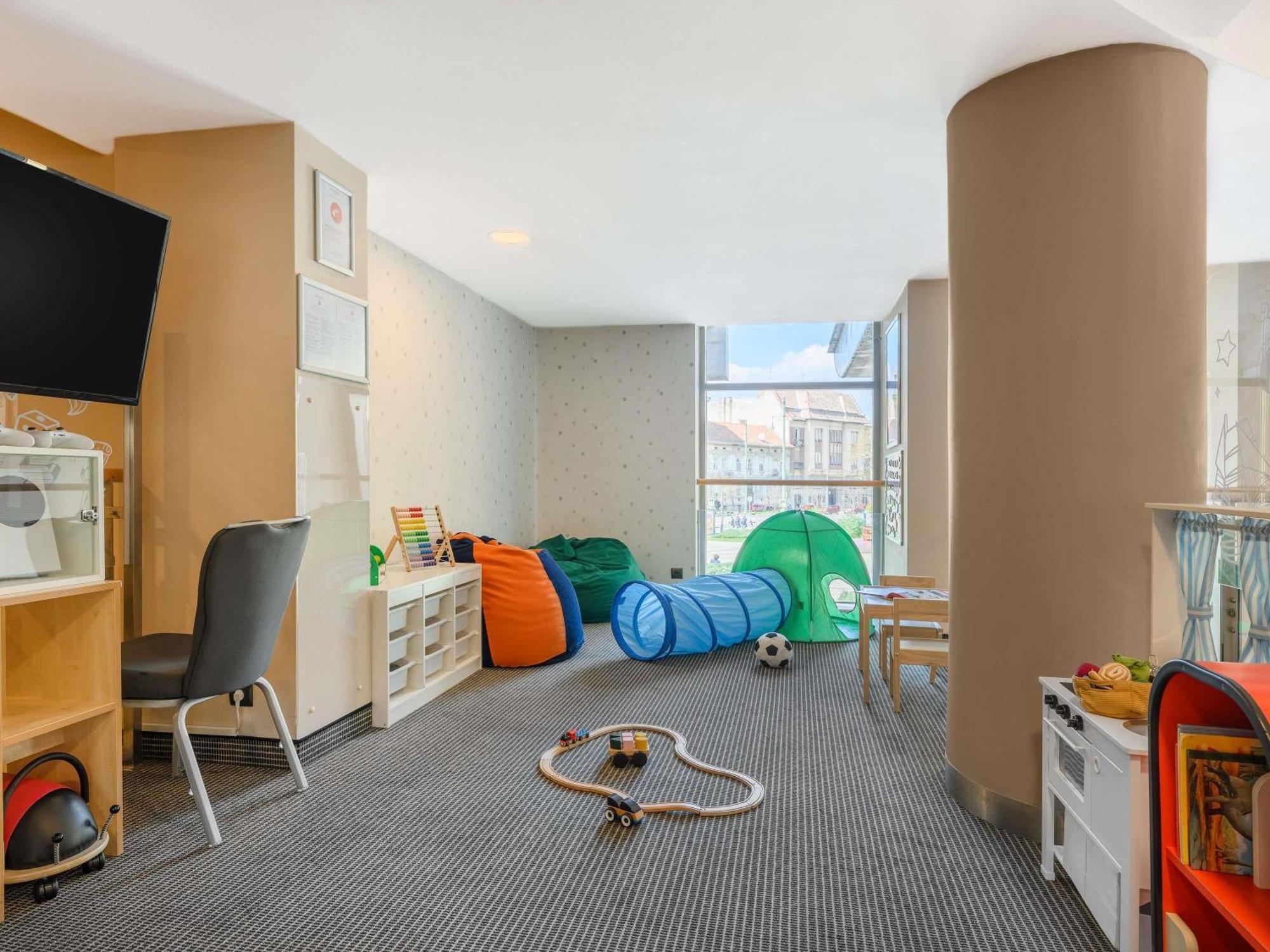 Novotel Szeged Luaran gambar